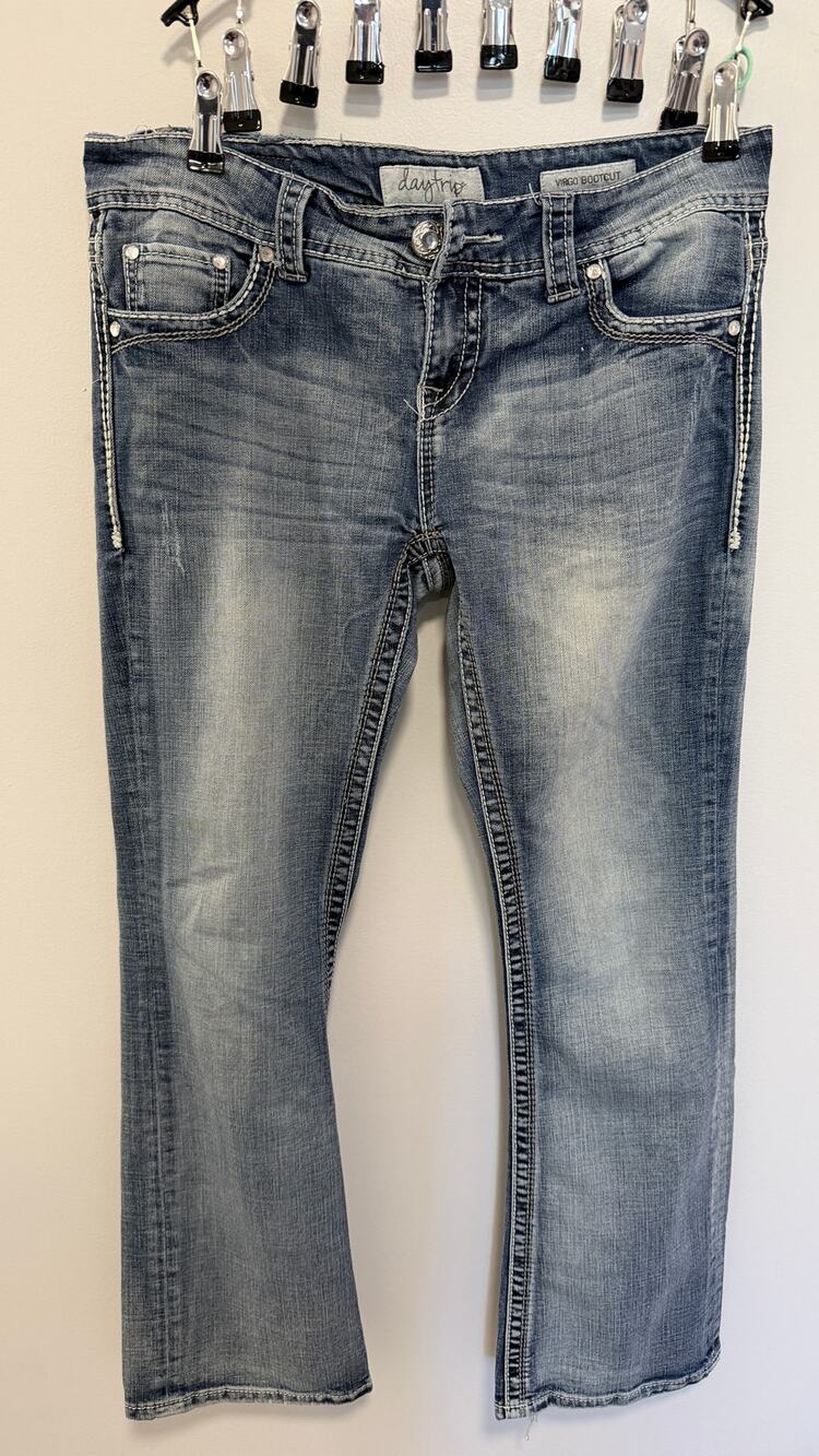 Daytrip Virgo Bootcut Faded Jean In Size 29R